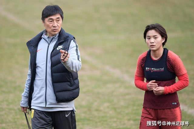 火记：范弗里特不会打背靠背 所以控卫仍需补强 斯玛特就不错